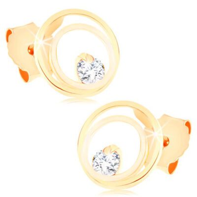 9K arany fülbevaló – összekapcsolt vékony gyűrűk egy csillogó cirkóniával díszítve