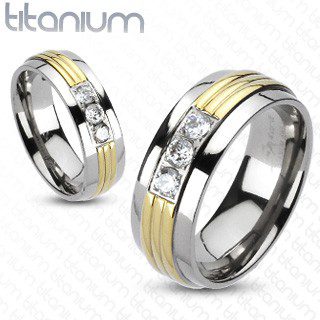Titánium gyűrű - arany színű középső sáv