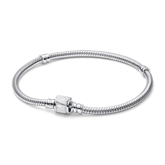 PANDORA Moments Marvel logókapcsos kígyólánc karkötő karkötő 592561C01 - Elegáns ékszer webáruház Budapest