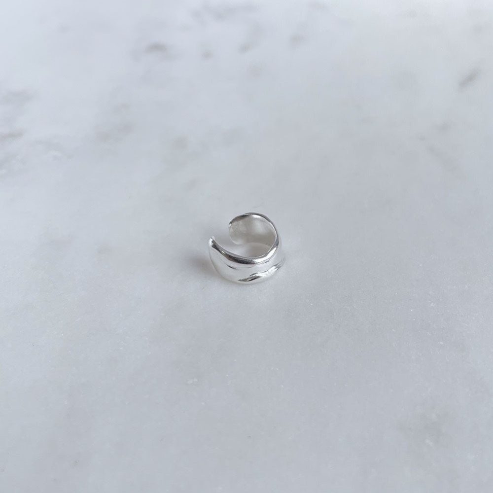 Aszimmetrikus ezüst fülgyűrű