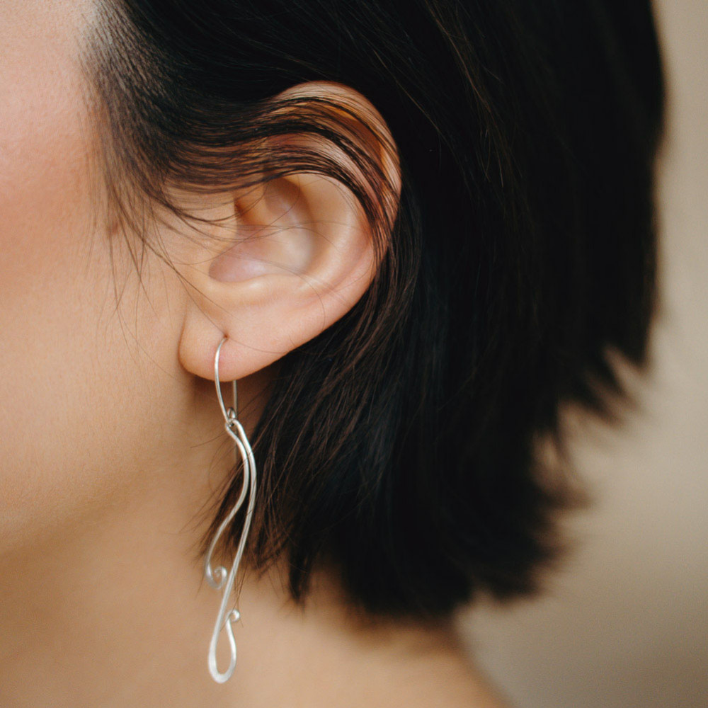 Hosszú ezüst fülbevaló