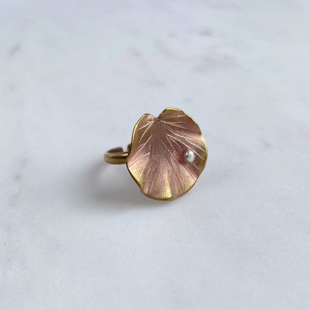 Ezüstcseppes tavirózsa gyűrű